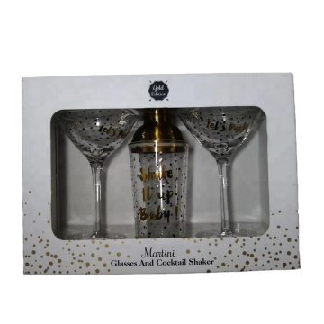 Cocktail Shaker de ouro com óculos de martini de ouro